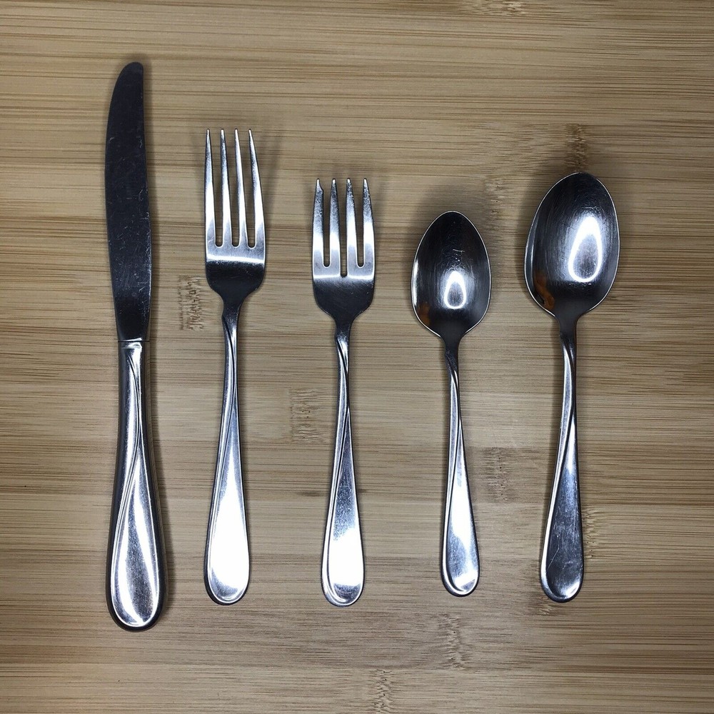 Oneida Place Setting Of 4 FLIGHT/RELIANCE  Stainless Steel Glossy Flatware